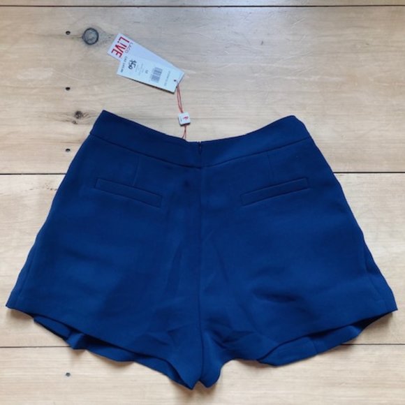 NWT Lacoste pleated "skirt" shorts - Picture 4 of 5